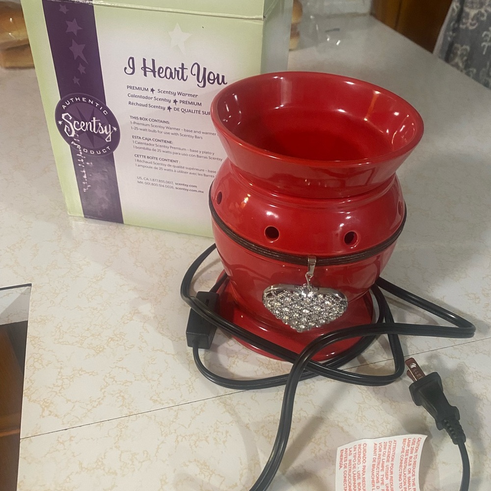 Scentsy wax warmer